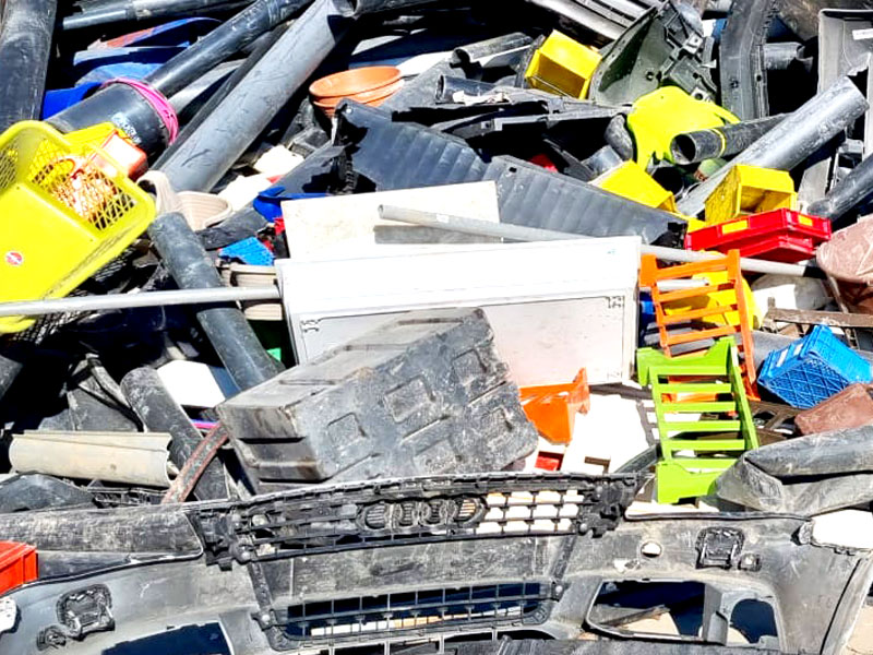 Foto von Verpackungen aus Lebensmitteln, in Fahrzeugen oder Unterhaltungsprodukten