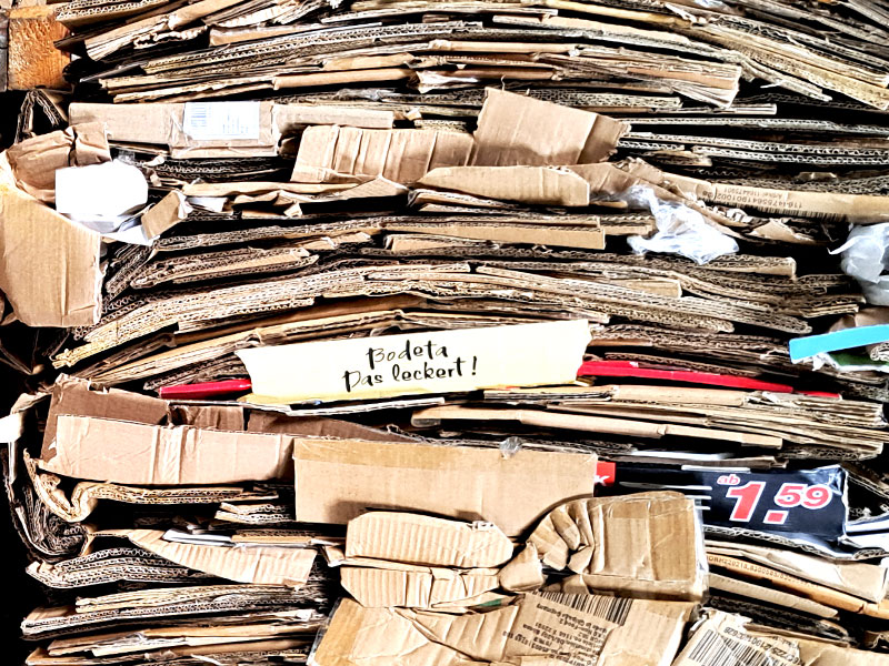 Foto von Altpapier, Kartonagen, Verpackungsabfall aus Haushalten, Online-Handel, Kataloge und Zeitschriften