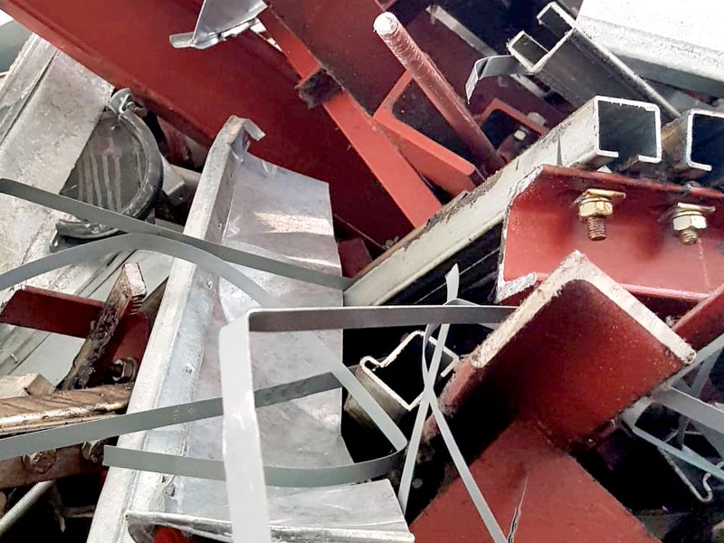 Foto von Metallschrott aus Renovierungs- und Entrümpelungsmaßnahmen
